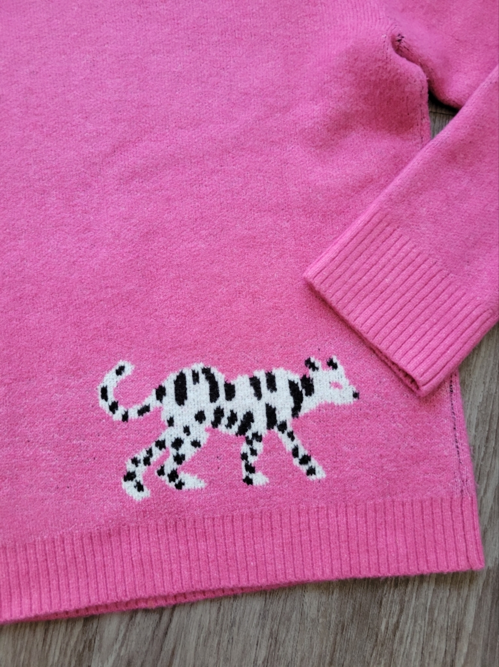 THML Pink Snow Leopard Pullover Sweater Animal Print Eclectic Arty Kitsch LG - Picture 6 of 9